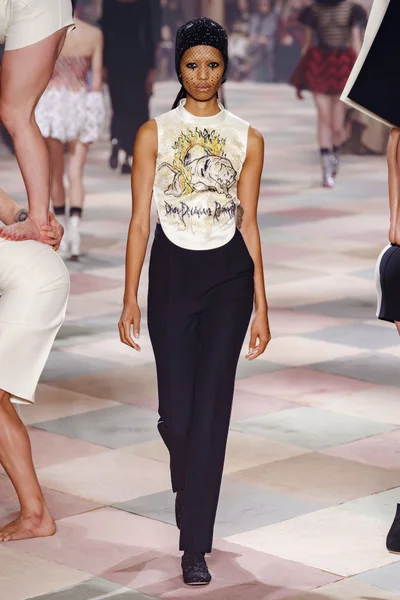 Look 11